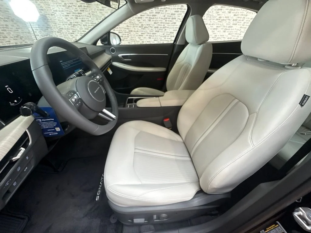 New 2026 Abyss Black Hyundai SEL image 22