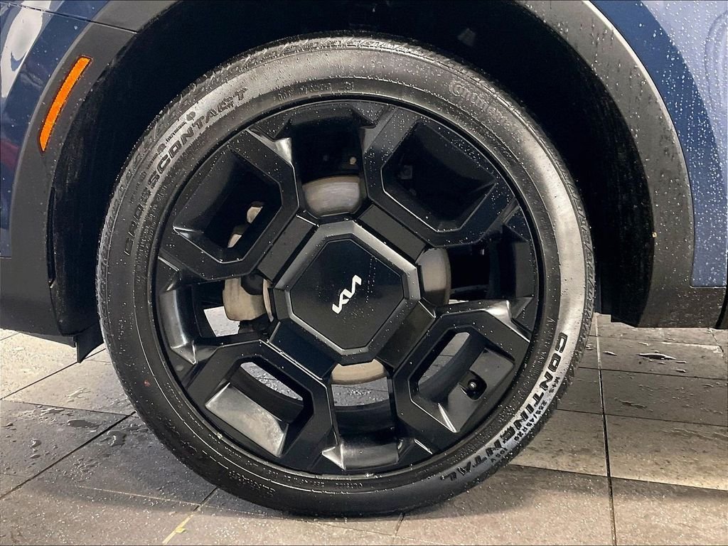 Used 2024 Black Kia X-Line EX image 7