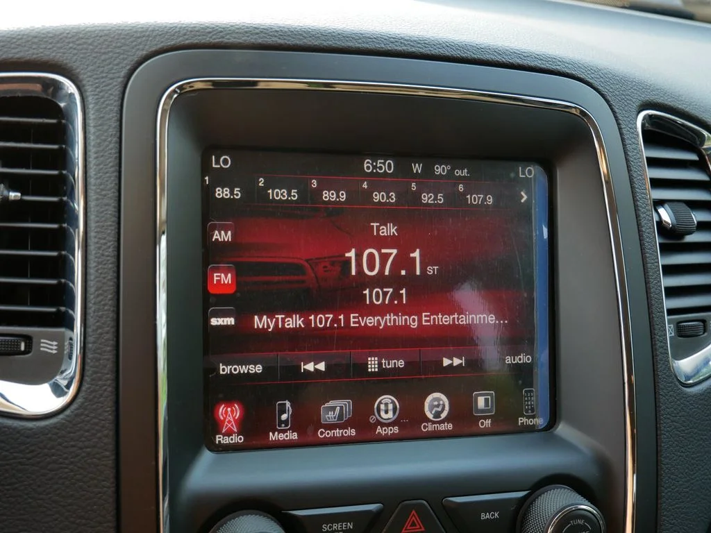 Used 2015 Gray Dodge SXT image 23