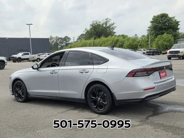 Used 2025  Honda SE image 3