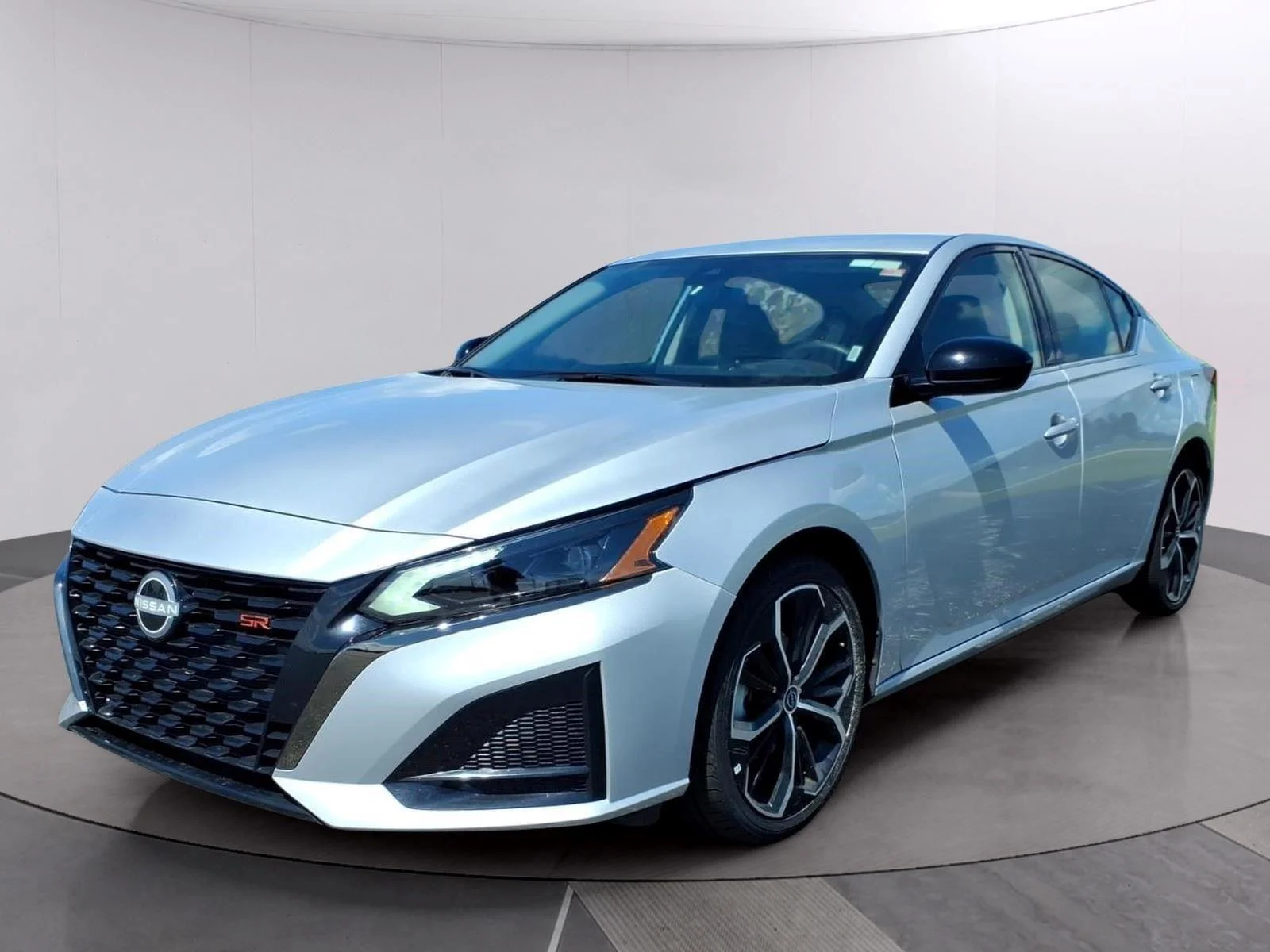 Used 2025 Brilliant Silver Metallic Nissan SR image 1