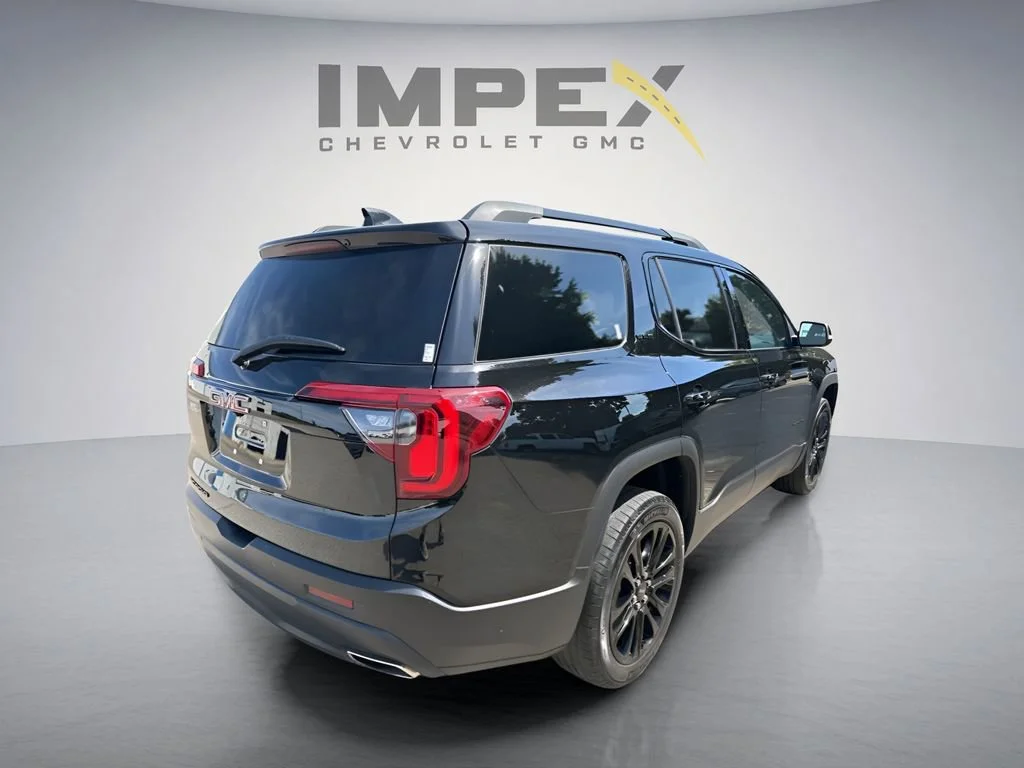 Used 2023 Ebony Twilight Metallic GMC SLE image 5