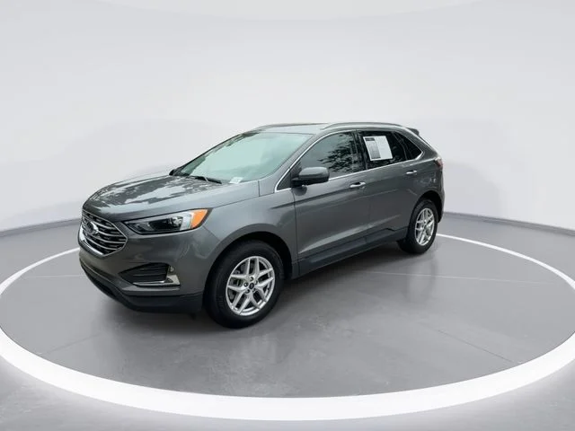 Used 2022 Gray Ford SEL image 4