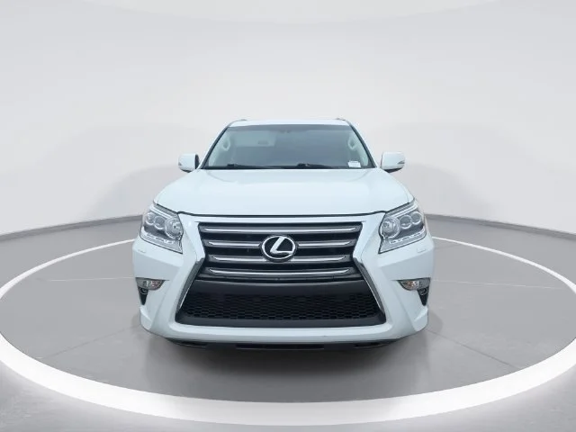 Used 2019 White Lexus 460 image 3