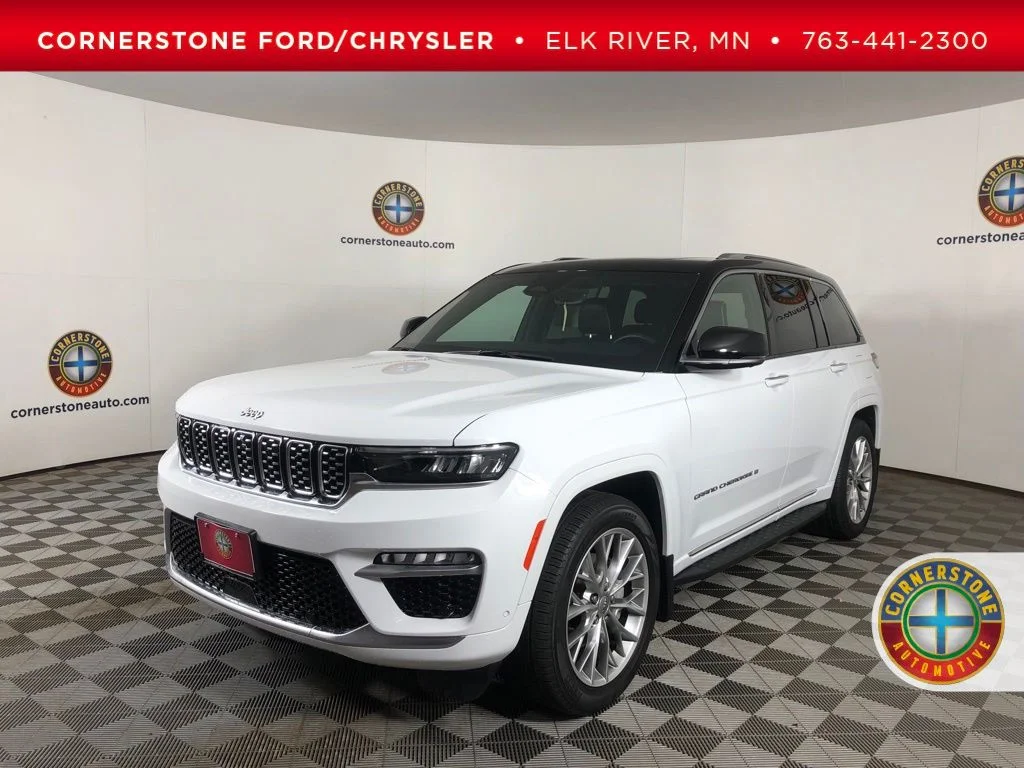 Used 2023 White Jeep Summit image 1