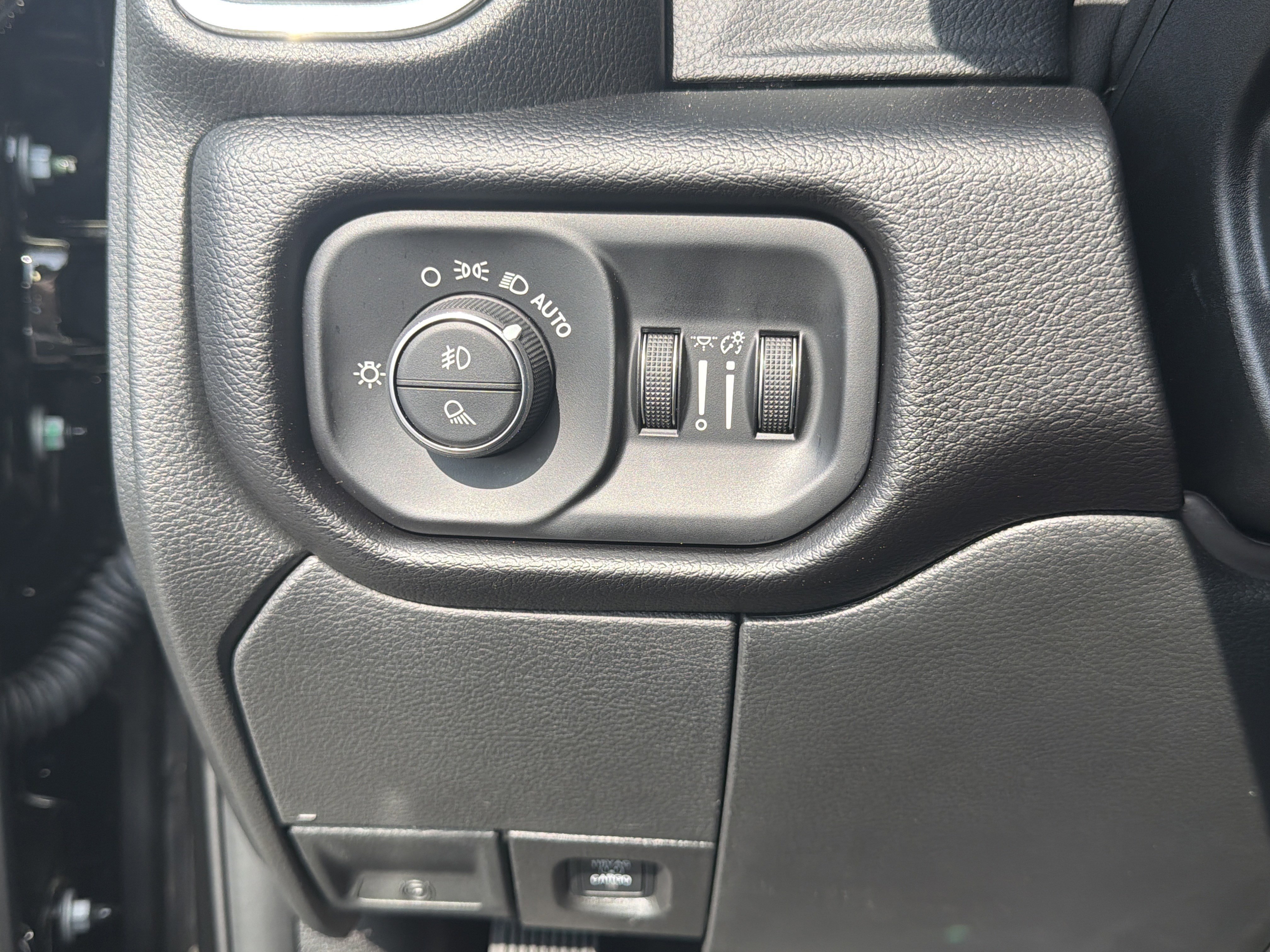 2026 RAM 2500 Laramie - Photo 35