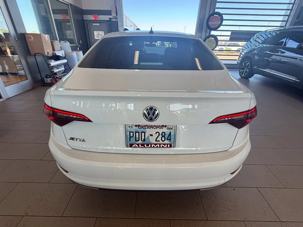 Used 2020  Volkswagen  image 4