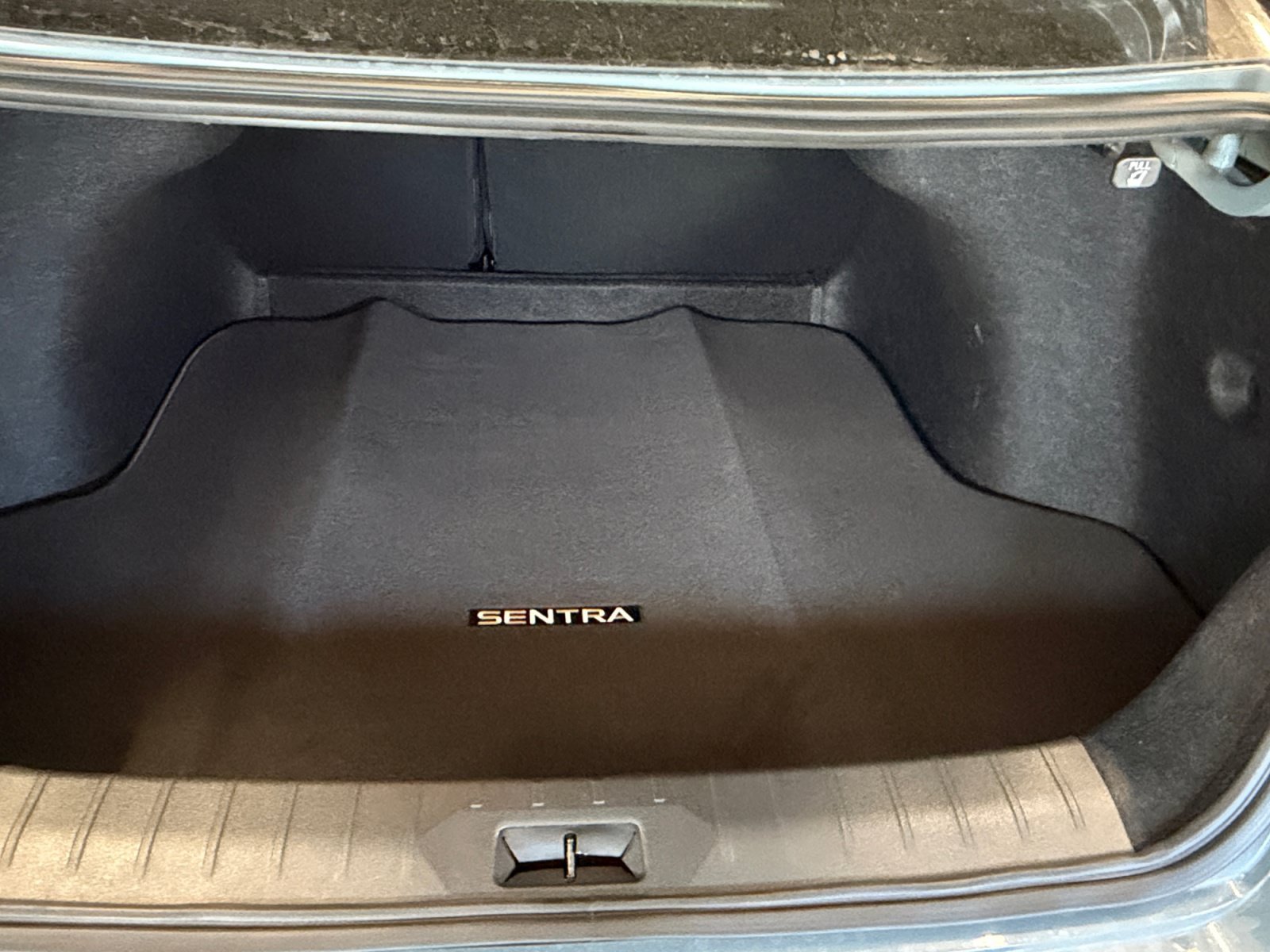 New 2026 Atlantic Gray Metallic/Super Black Nissan SR image 13
