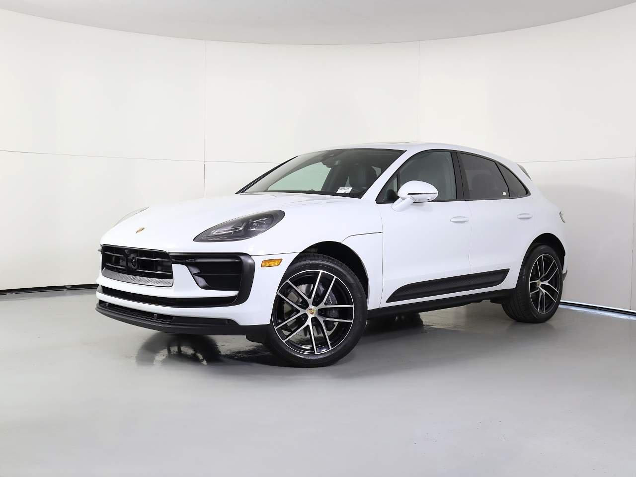2025 Porsche Macan T