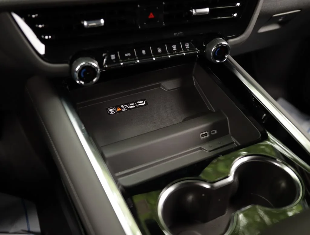 New 2026 Summit White Chevrolet LT image 19