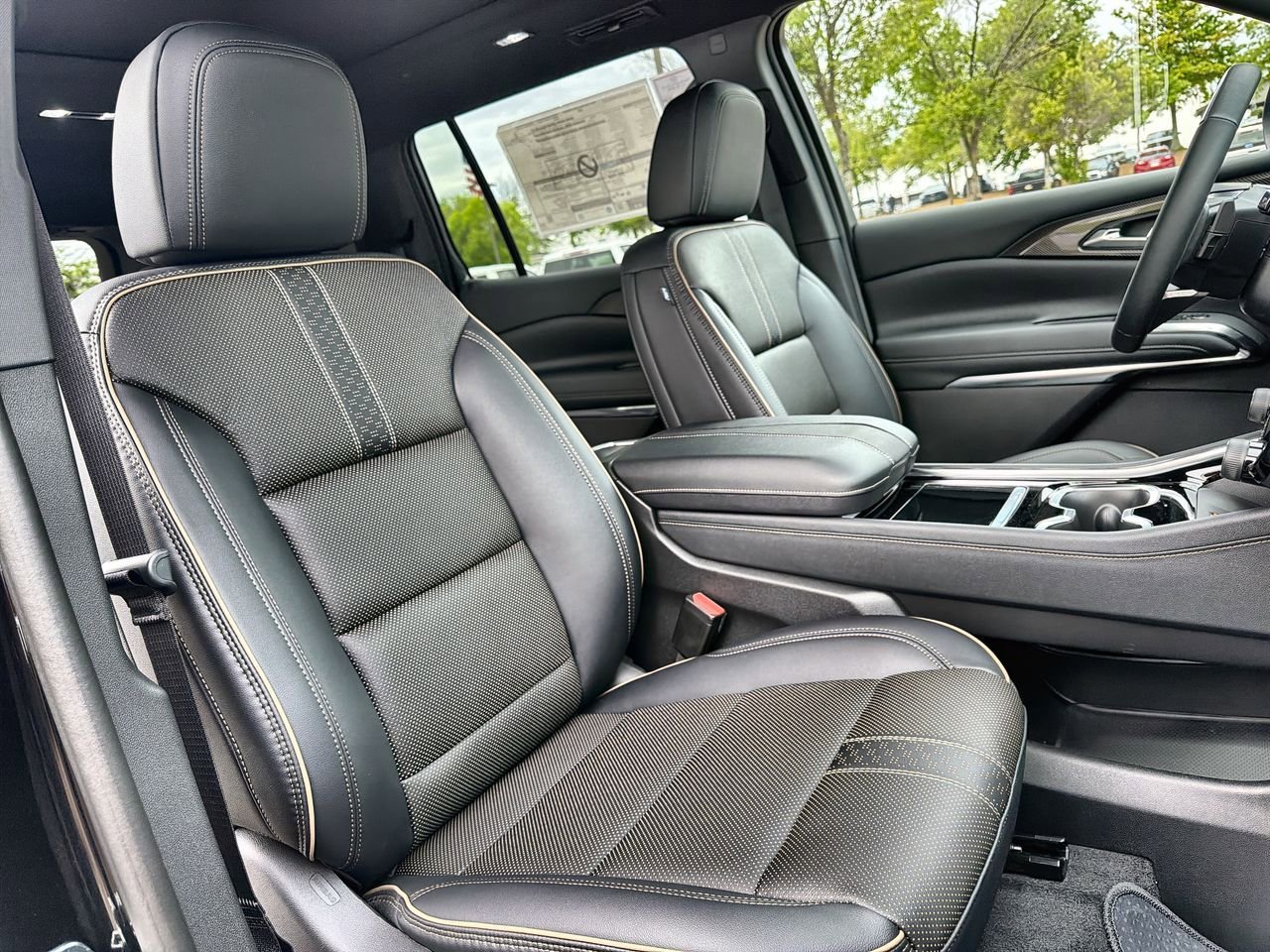 New 2026 Mosaic Black Metallic Chevrolet High Country image 23
