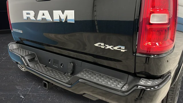 New 2026 Diamond Black Crystal Pearl-Coat Exterior Paint RAM Big Horn/Lone Star image 39