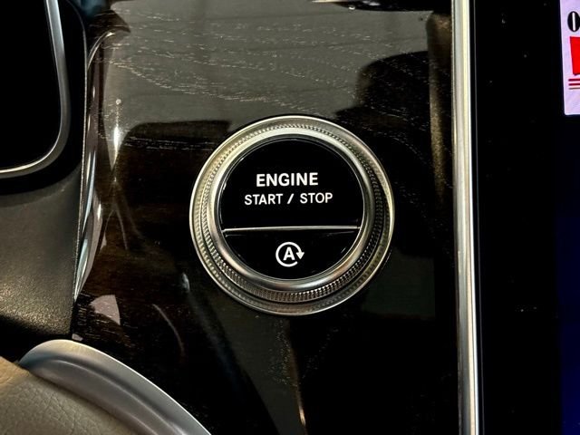 Used 2026 Blue Mercedes-Benz GLC 300 image 26