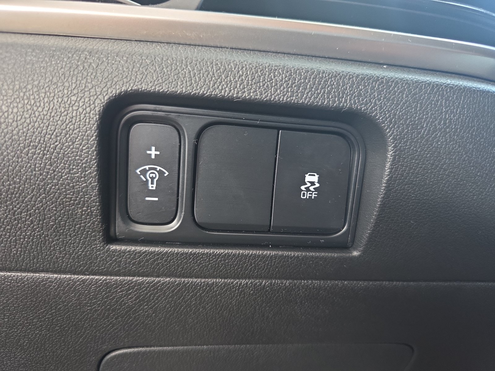 Certified Used 2025 Ebony Black Kia LX image 24