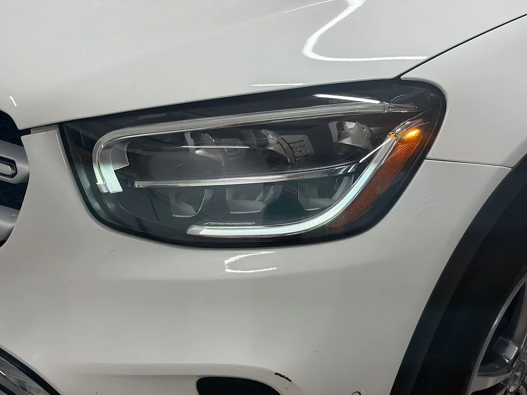 Used 2022 White Mercedes-Benz GLC 300 image 30