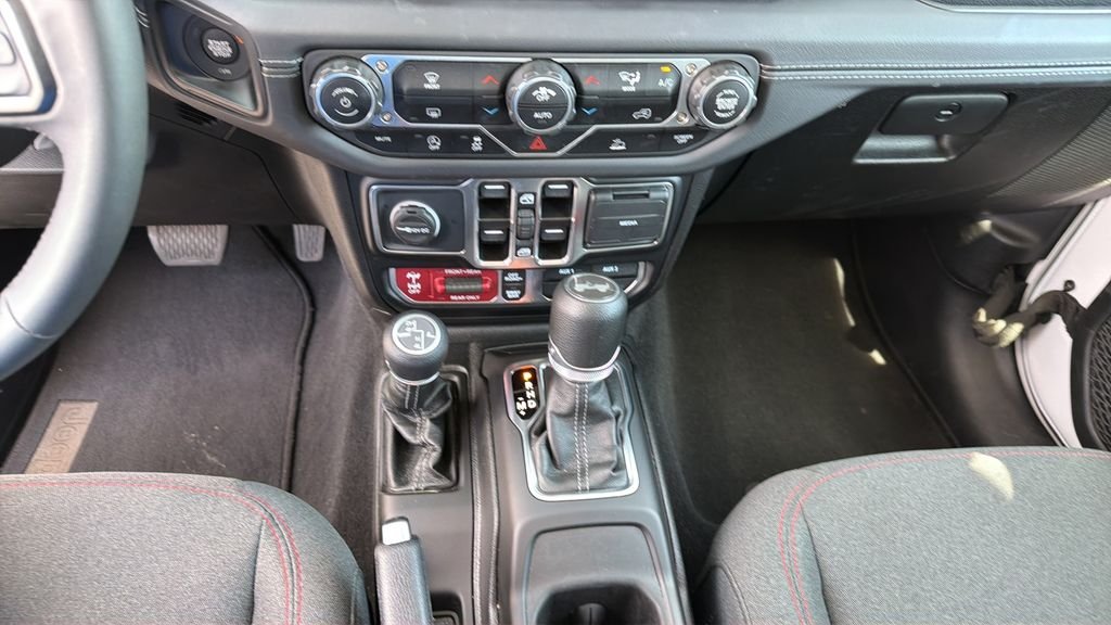 Used 2025 White Jeep Rubicon image 18
