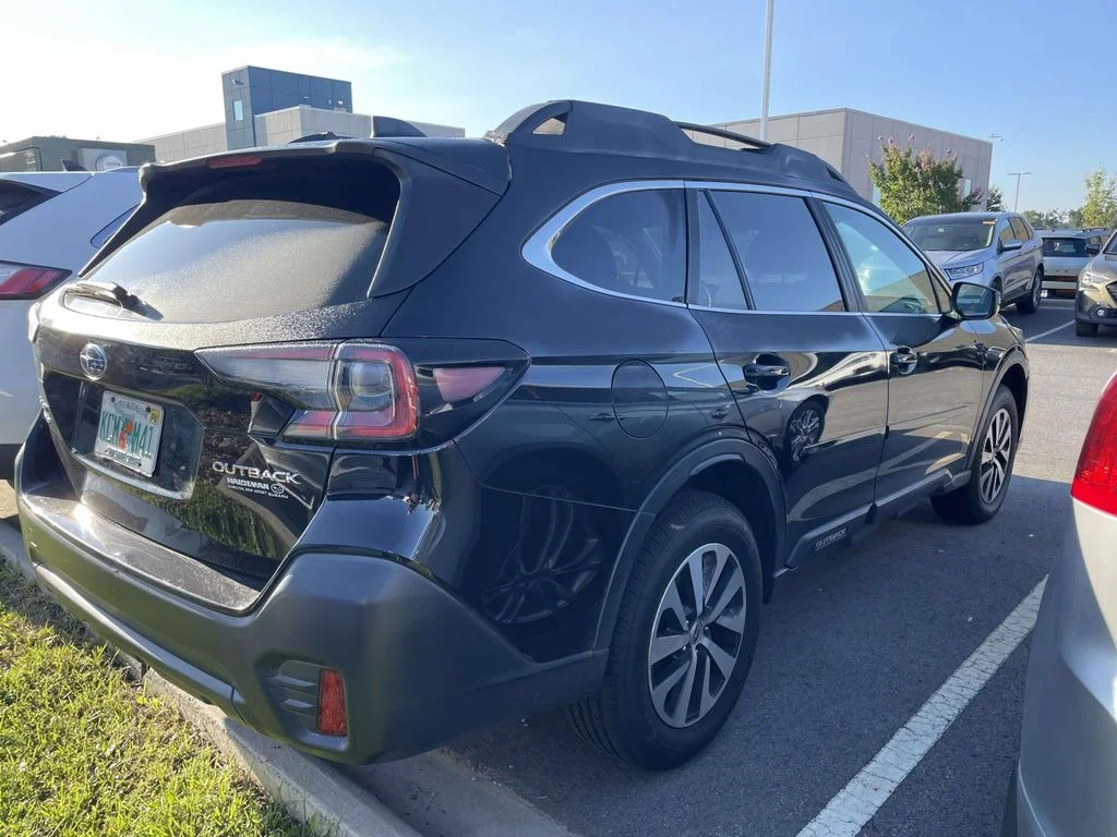 Used 2021 Crystal Black Silica Subaru Premium image 4