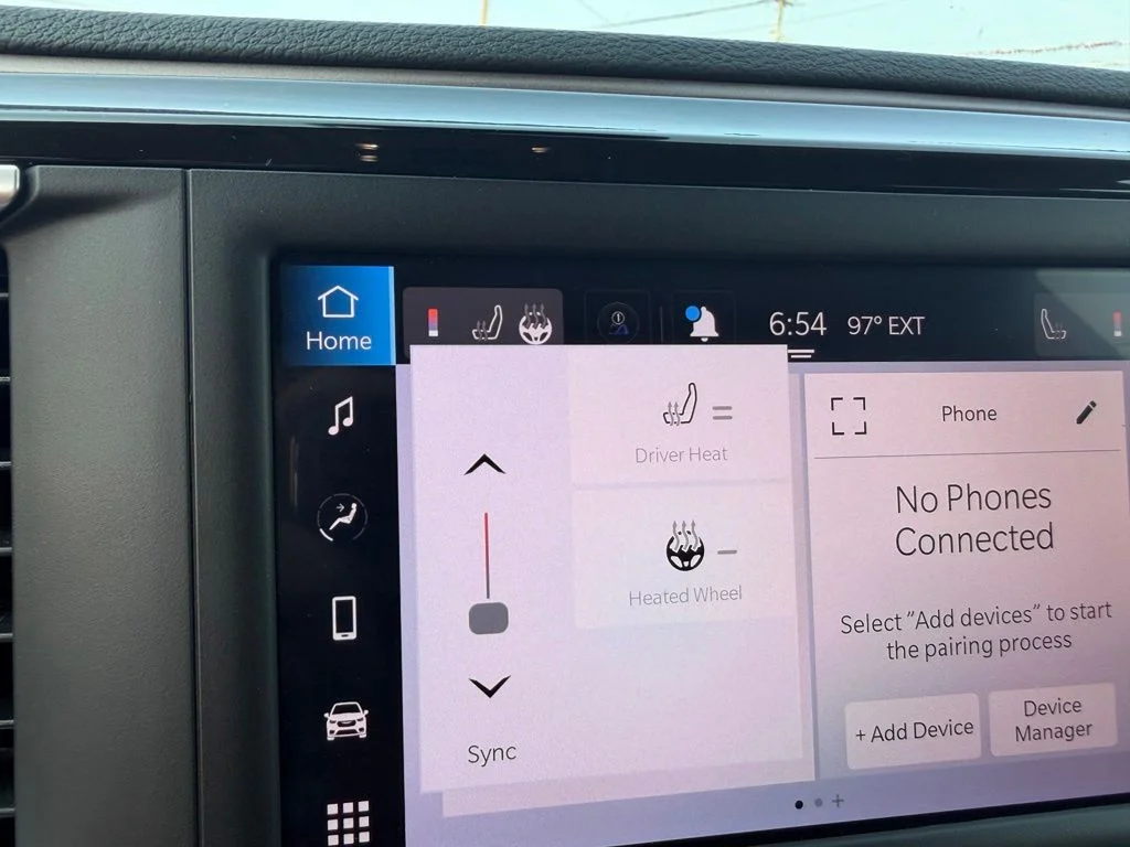 Used 2023 Silver Chrysler LX image 5