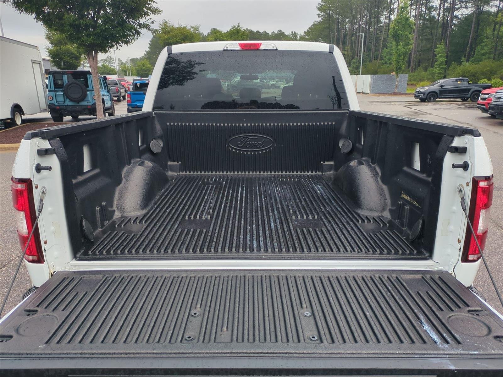 Used 2018 Oxford White Ford XLT image 32