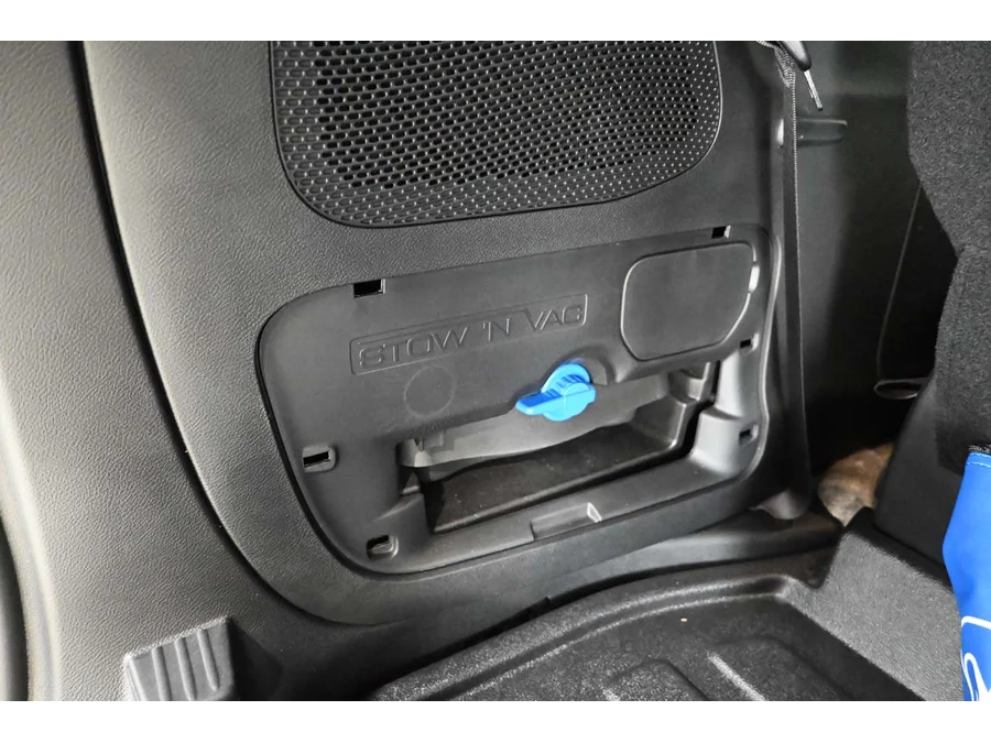 2024 Chrysler Pacifica Touring L - Photo 25