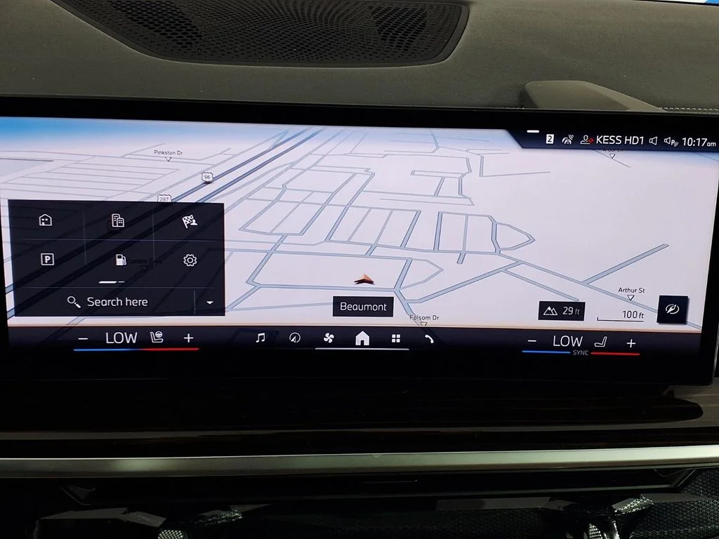 Used 2025 White BMW sDrive40i image 15