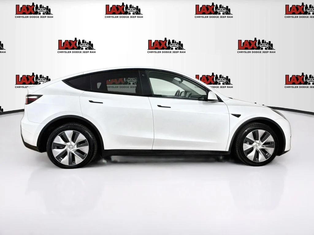Used 2022 White Tesla Long Range image 8