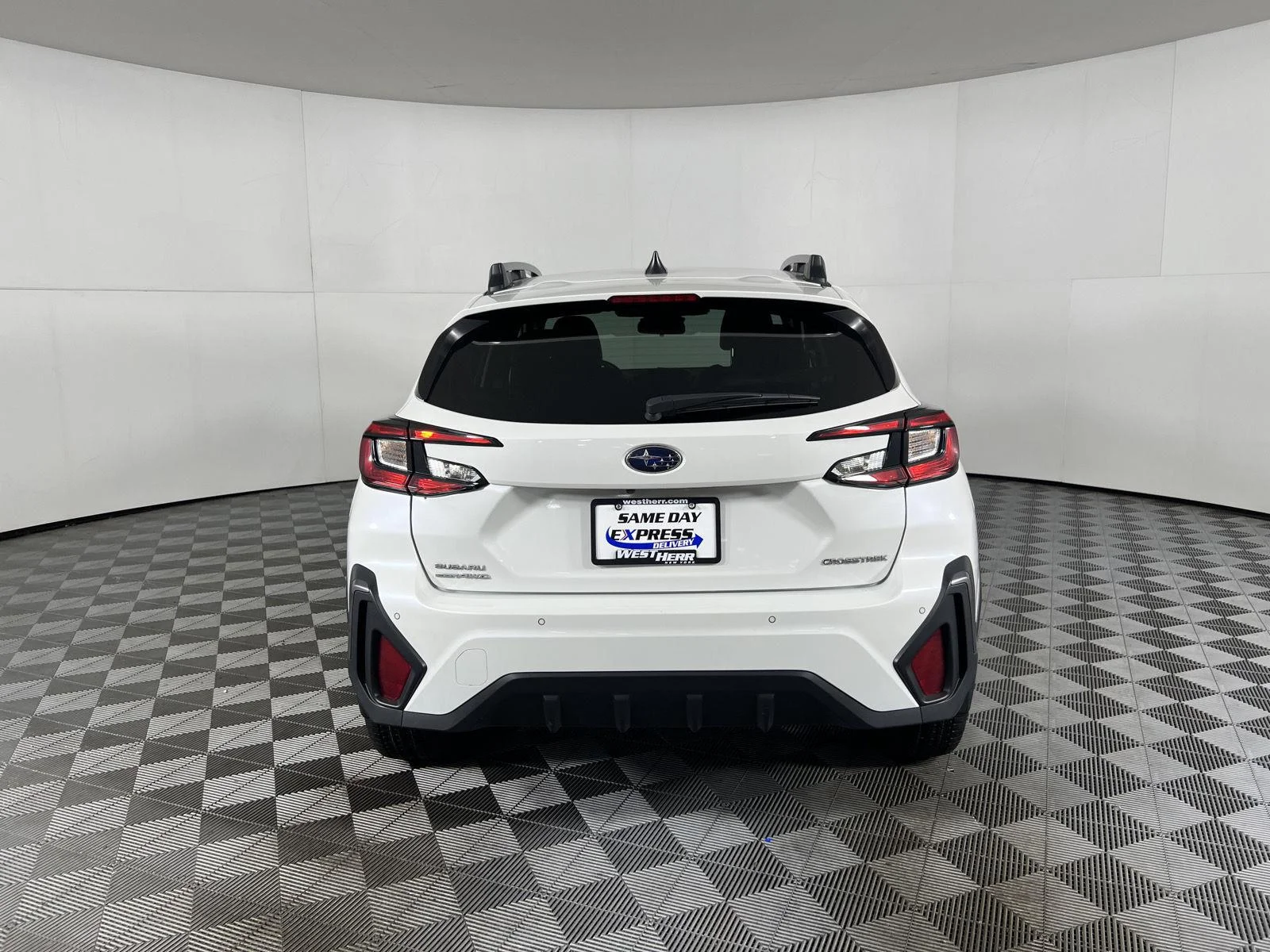 Used 2024 Crystal White Pearl Subaru Limited image 24