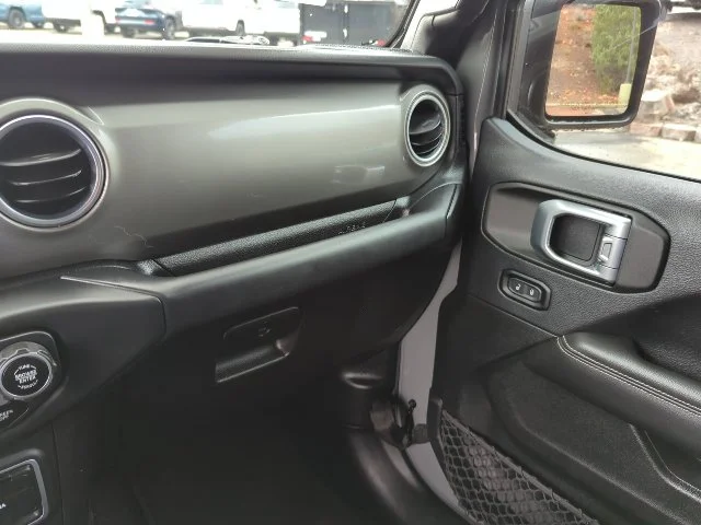 Used 2018 Gray Jeep Unlimited Sahara image 8