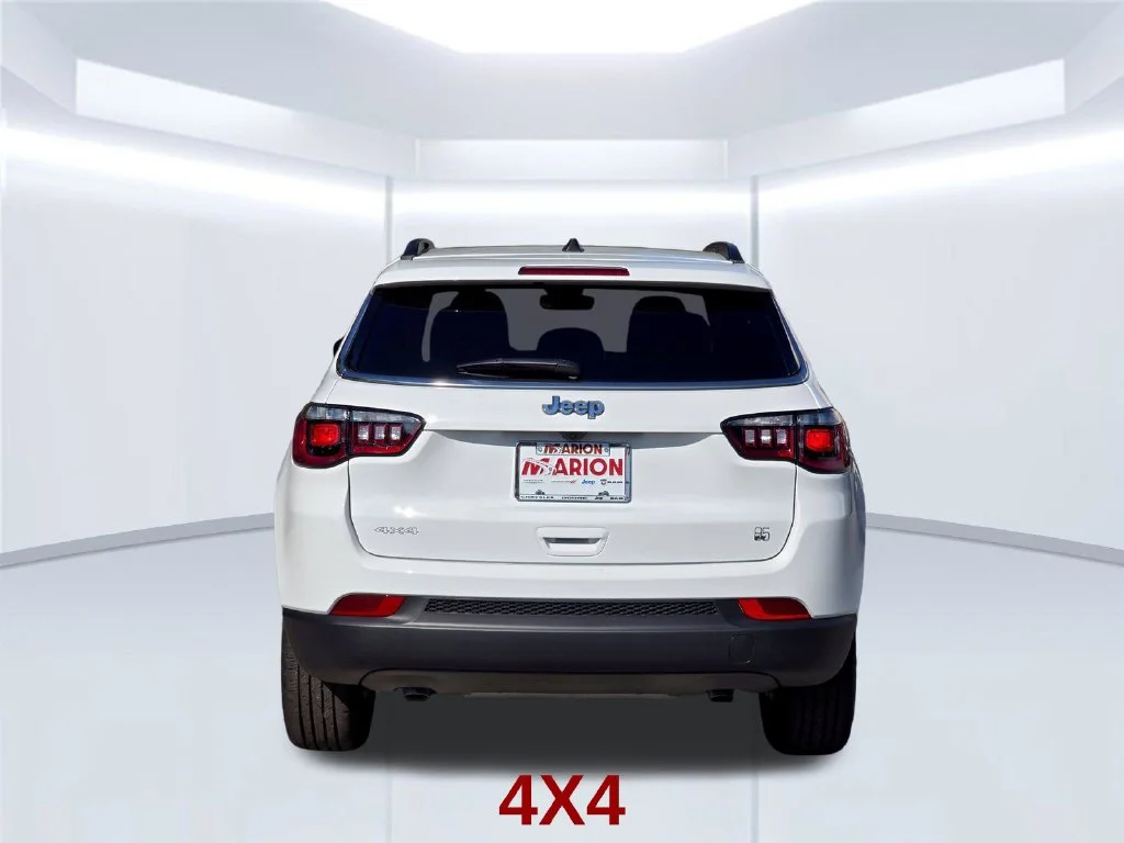 New 2026 White Jeep Latitude image 19