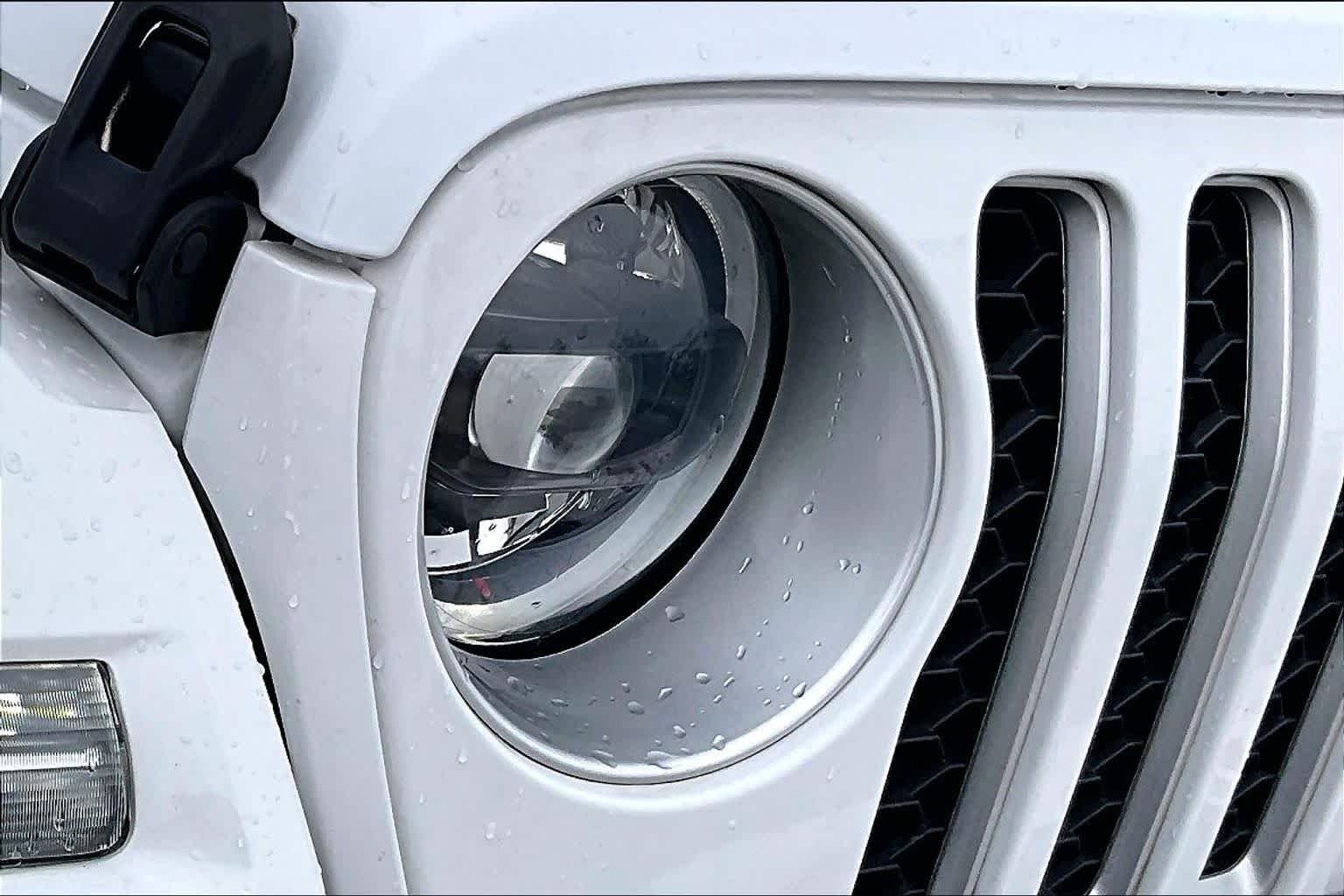Used 2023 Bright White Clearcoat Jeep Sahara image 26