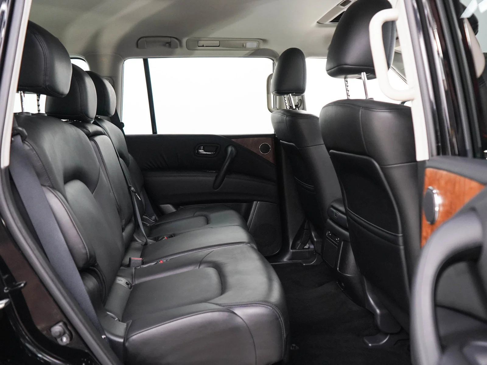 Used 2022  Nissan SL image 11