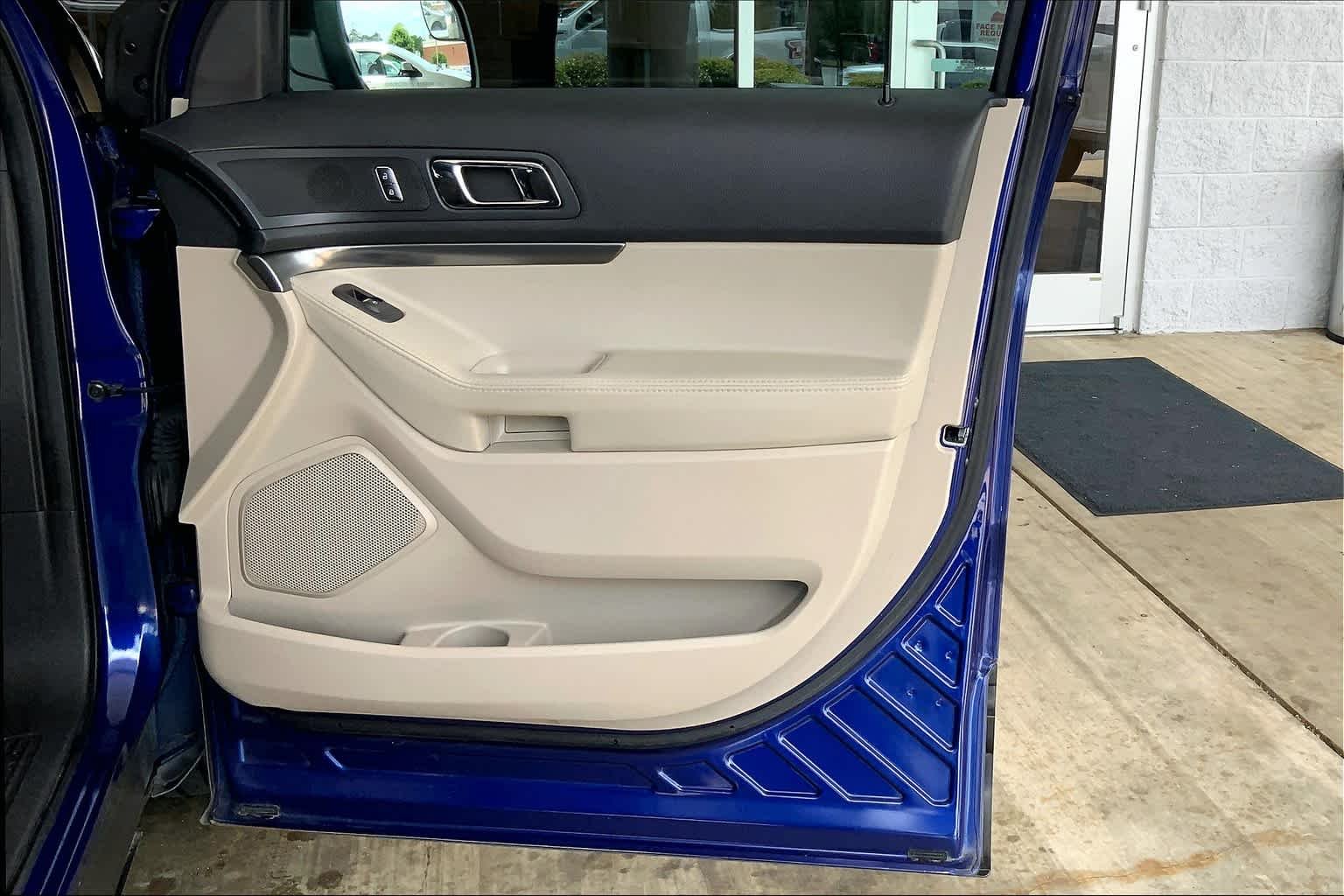 Used 2015 Deep Impact Blue Metallic Ford Base image 23