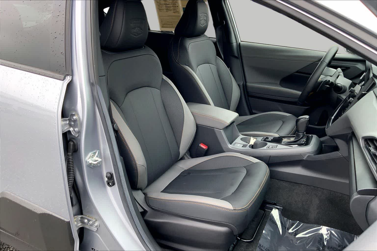 Used 2025 Ice Silver Metallic Subaru Wilderness image 9