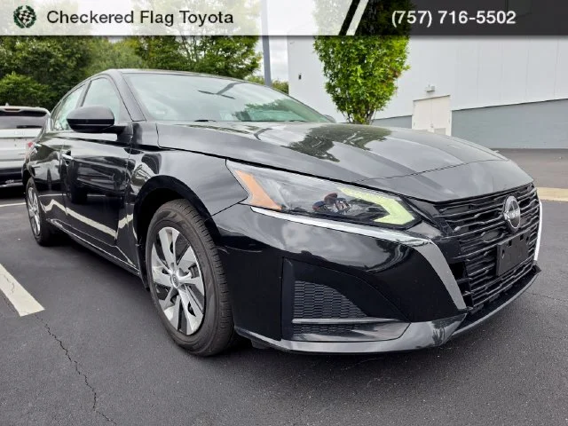 Used 2024 Super Black Clearcoat Nissan 2.5 S image 3