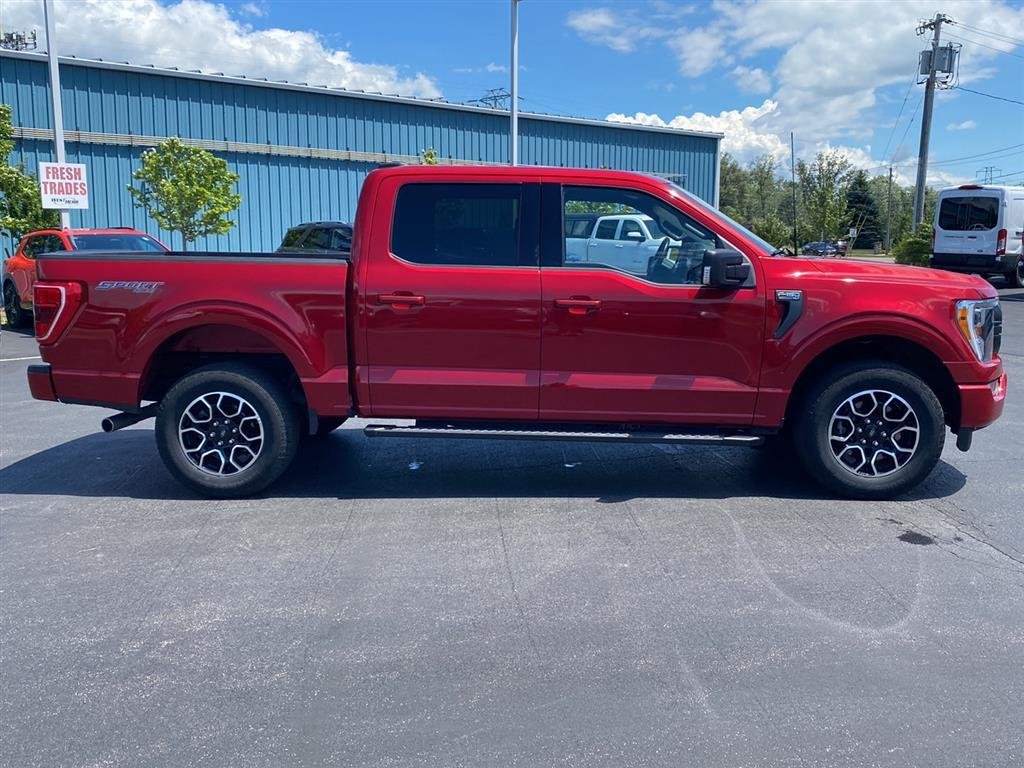 Used 2022 Rapid Red Metallic Tinted Clearcoat Ford XLT image 11