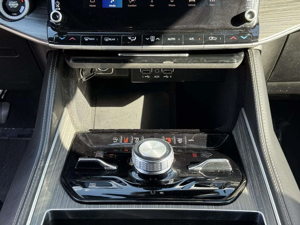 Used 2023 White Jeep Series III image 20