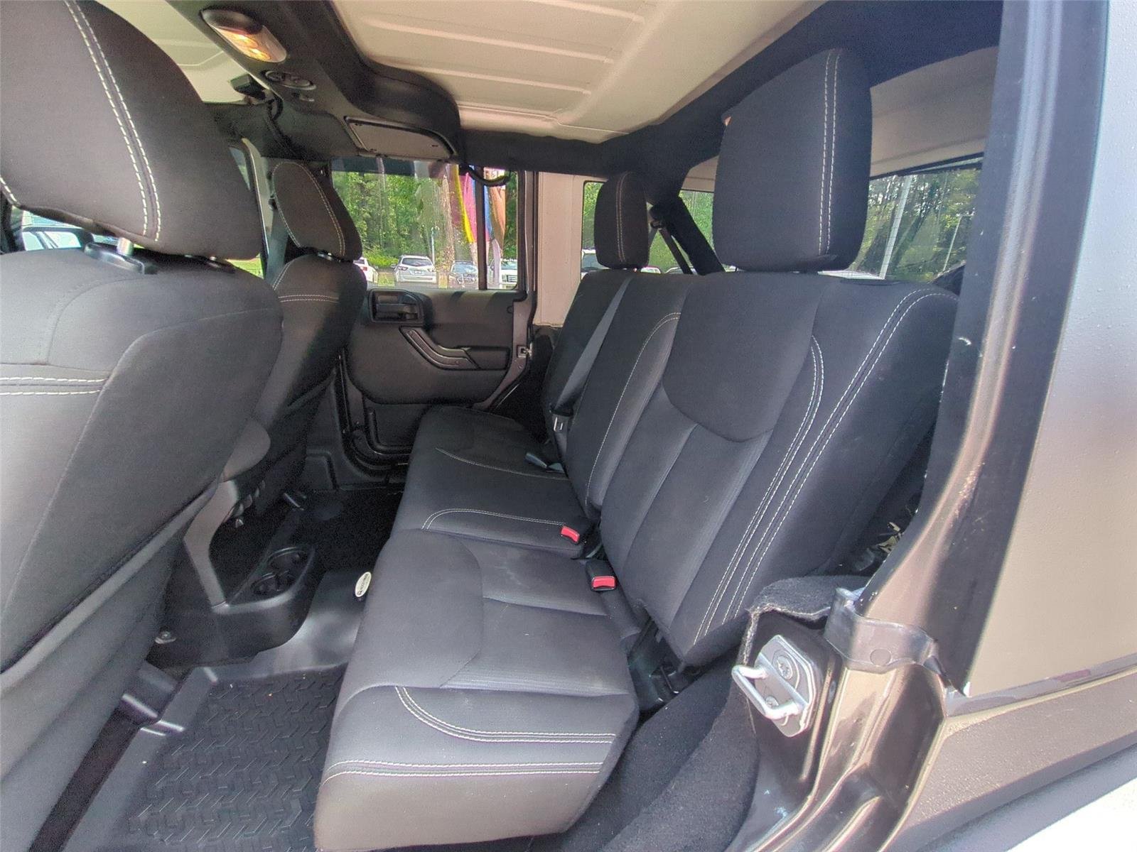 Used 2017 Granite Crystal Metallic Clearcoat Jeep Rubicon image 27
