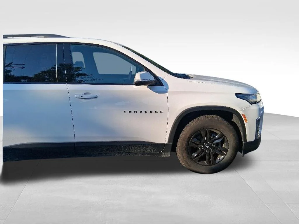Used 2022 White Chevrolet LT image 5