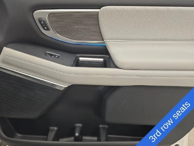 New 2026 Star White Metallic Tri-Coat Ford MAX Platinum® image 13