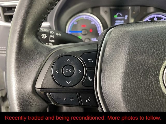 Used 2021 White Toyota LE image 14