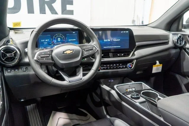 New 2027 Summit White Chevrolet LT image 11