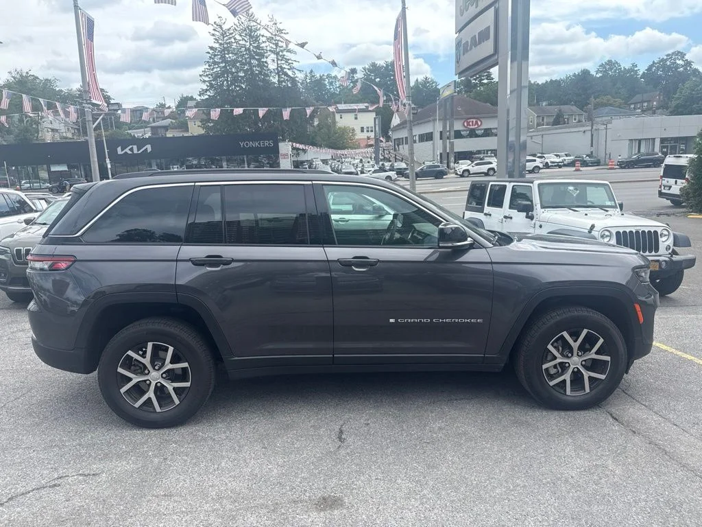 Used 2025 Gray Jeep Limited image 4