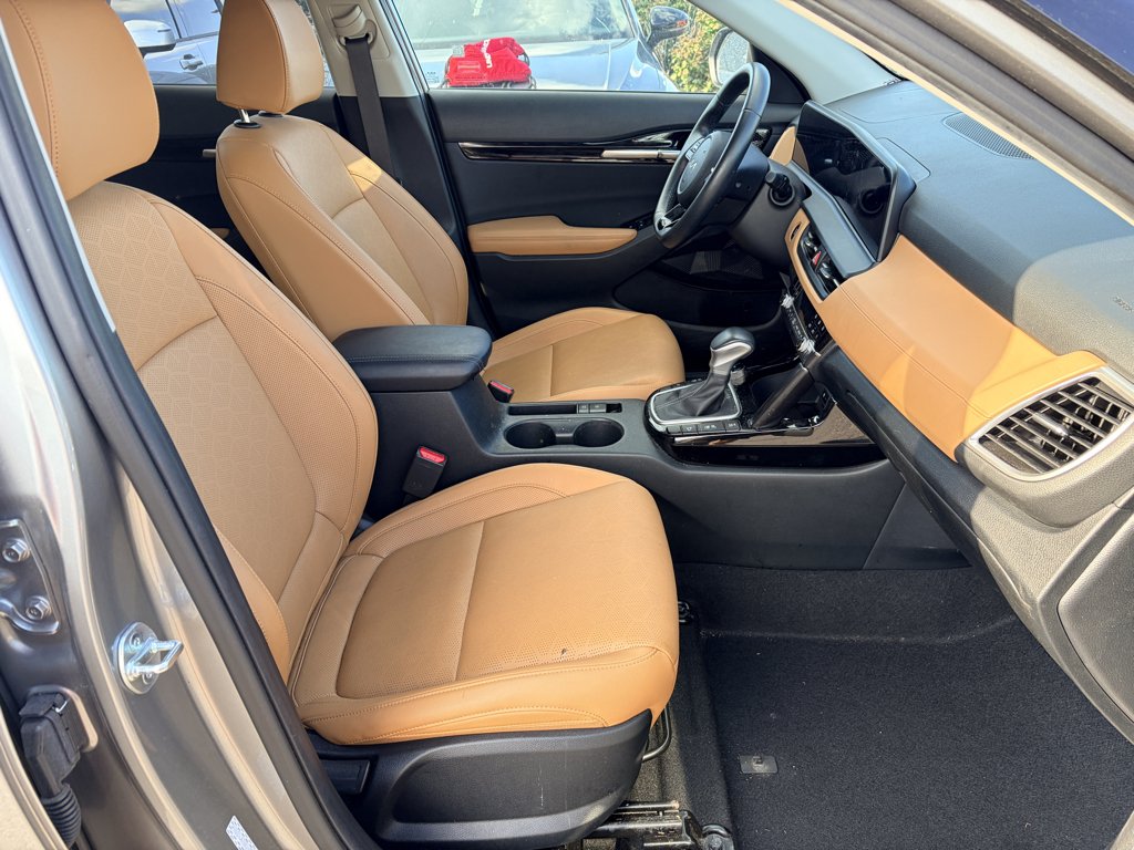 Used 2024 Steel Gray Kia SX image 12