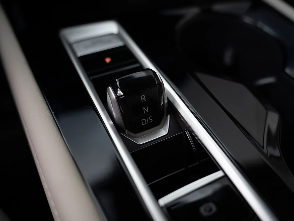 New 2026 Black Volkswagen 2.0T SE w/Technology image 13