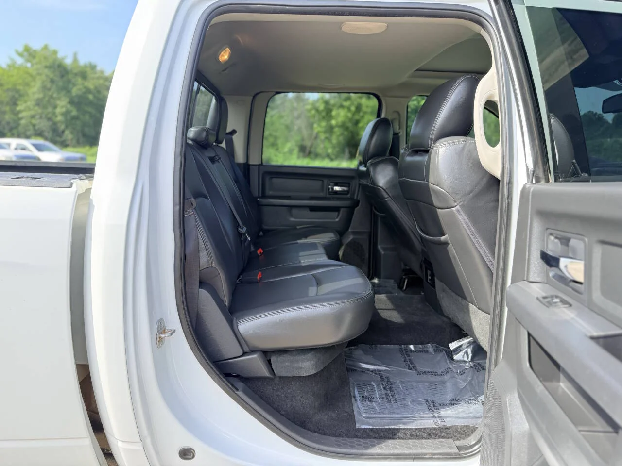 Used 2012 White RAM Sport 4x4 4dr Crew Cab 5.5 ft. SB Pickup image 18