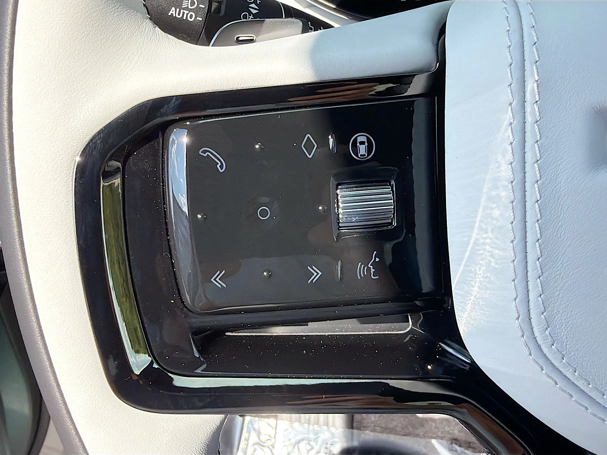 New 2026 Borasco Grey Metallic Land Rover Dynamic SE image 38