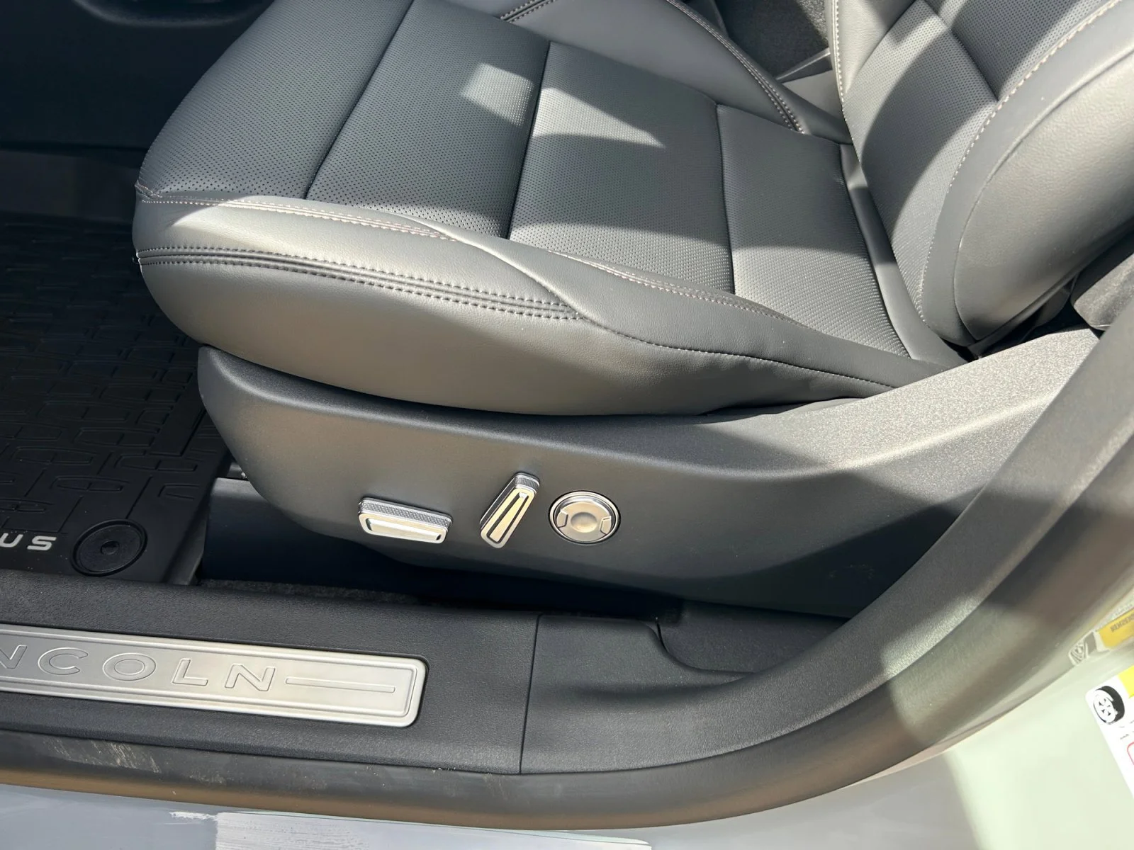 New 2026 Grey Matter Metallic Clearcoat Lincoln Premiere image 15