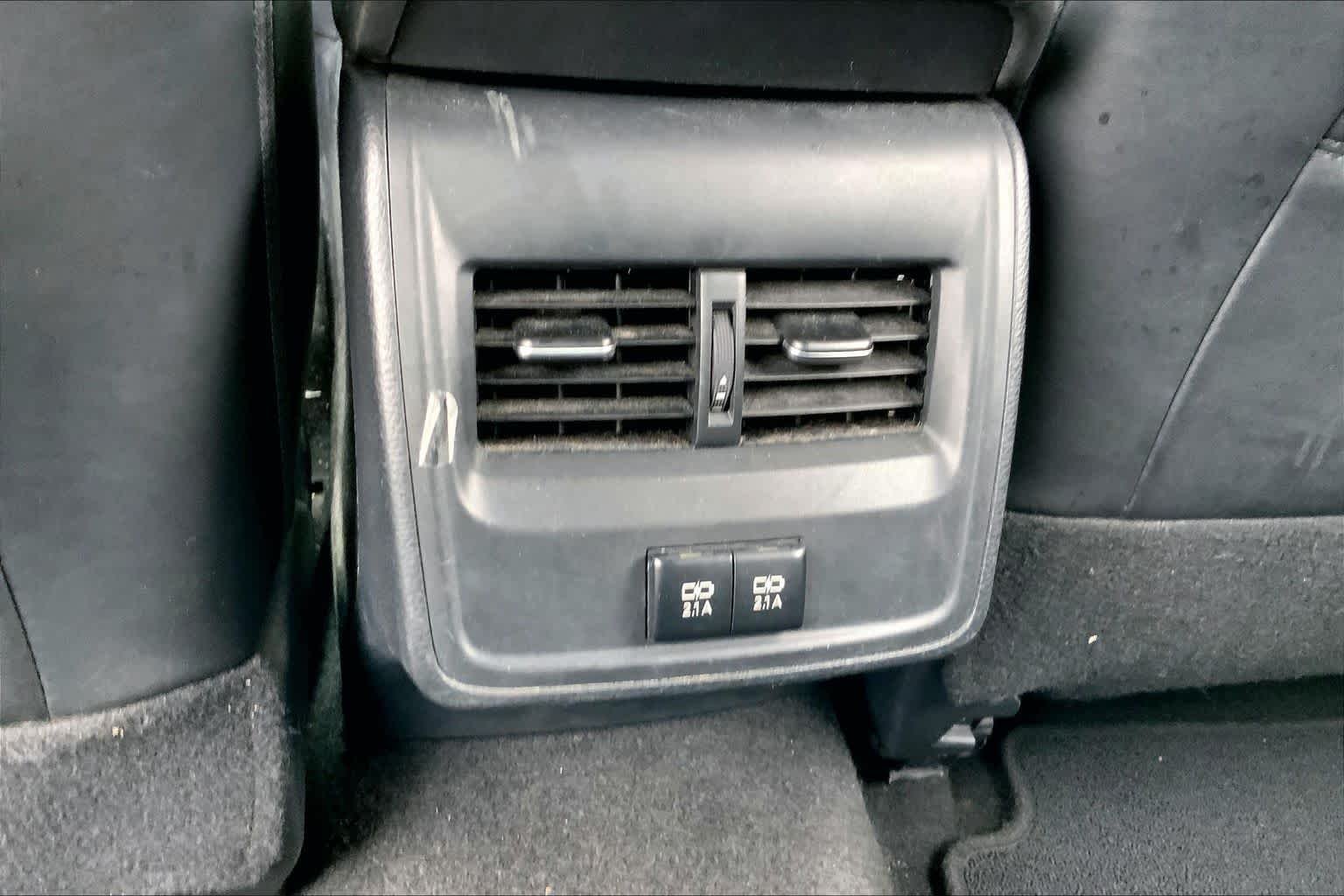 Used 2019 Wind Chill Pearl Toyota XLE image 34