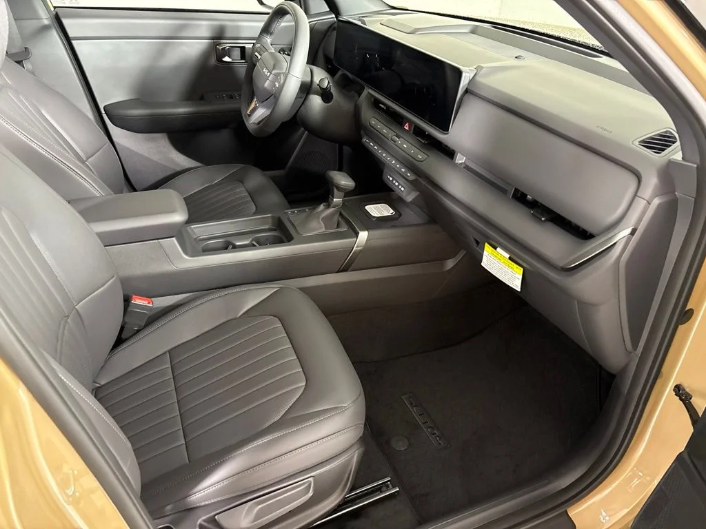 New 2027 Terrain Brown Kia X-Line S image 16