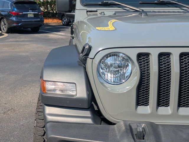Used 2023 Gray Jeep Sport S image 9